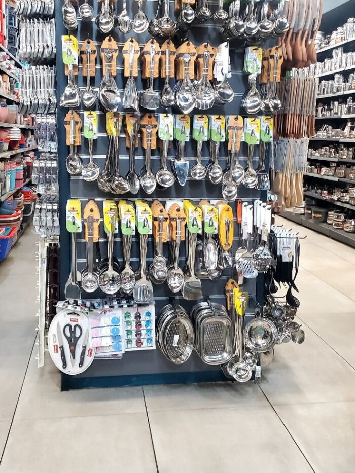 offer an perfect arrangement for retailers, affiliates, and businesses looking to stock a wide run of well known kitchen things at competitive costs. Whether you claim a physical store or work a web shop, buying kitchen extras in beds permits you to spare cash, increment your stock rapidly, and meet client request effectively. To start with, kitchen adornments beds ordinarily incorporate a assortment of items such as utensils, cutting sheets, measuring mugs, spatulas, peelers, and capacity holders. Since these beds frequently come from liquidation deals, overstock, or client returns, you'll procure brand-name or quality things at a division of their retail fetched. Subsequently, obtaining in bulk deciphers into higher benefit edges for your trade. In addition, buying kitchen adornments in bed shape rearranges your supply chain. Rather than sourcing things independently, you get a bulk shipment containing handfuls or indeed hundreds of items. Hence, you spare on shipping costs and decrease the time went through overseeing numerous orders. This effectiveness is significant for businesses pointing to scale quickly. In expansion, numerous providers give point by point shows portraying the substance and conditions of the beds. This straightforwardness permits you to arrange your deals methodology more successfully and maintain a strategic distance from shocks. Besides, beds frequently contain a blend of unused, open-box, or delicately utilized things, which extends your item assortment and pulls in distinctive sorts of clients. In any case, it is critical to buy kitchen extras beds from trusted wholesalers. Dependable providers offer clear return arrangements and confirm item quality, which decreases the chance of accepting harmed or defective things. As a result, you'll be able keep up client fulfillment and ensure your commerce notoriety. Also, buying beds bolsters supportability by advancing the reuse of returned or abundance stock. Rather than contributing to squander, you offer assistance keep utilitarian kitchen items in circulation, which requests to eco-conscious shoppers. In conclusion, kitchen adornments beds for deal give an amazing opportunity to secure different, high-quality kitchen items at discount costs. With fetched reserve funds, bulk comfort, and maintainability benefits, these beds are culminate for businesses and business people looking for to grow their stock rapidly and affordably. Hence, consider investigating kitchen embellishments beds nowadays to develop your trade and fulfill your customers’ needs.